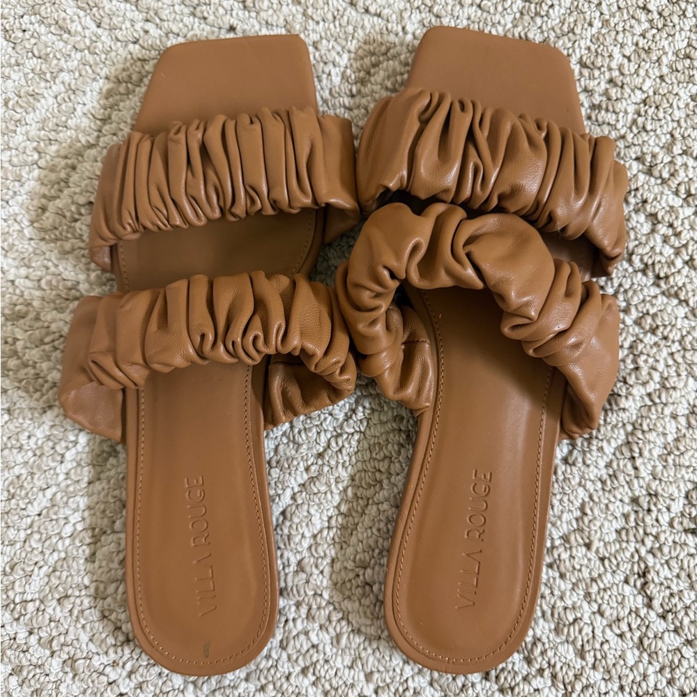 VILA ROUGE Women's Cognac Ruched Double-Band Slide Sandals